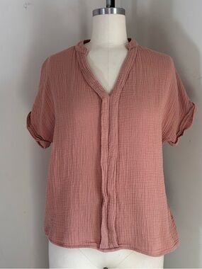Split-Neck Gauze Tunic Top in Dusty Rose